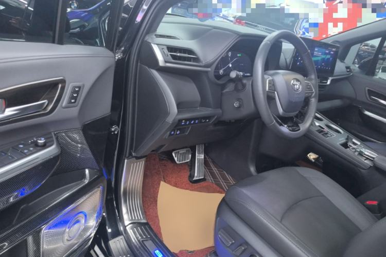 Used Toyota SIENNA 2021 2.5L Hybrid Platinum Edition