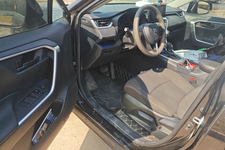 Used Toyota RAV4 2022 2.0L CVT Two-Wheel Drive Urban Edition Driver Seat