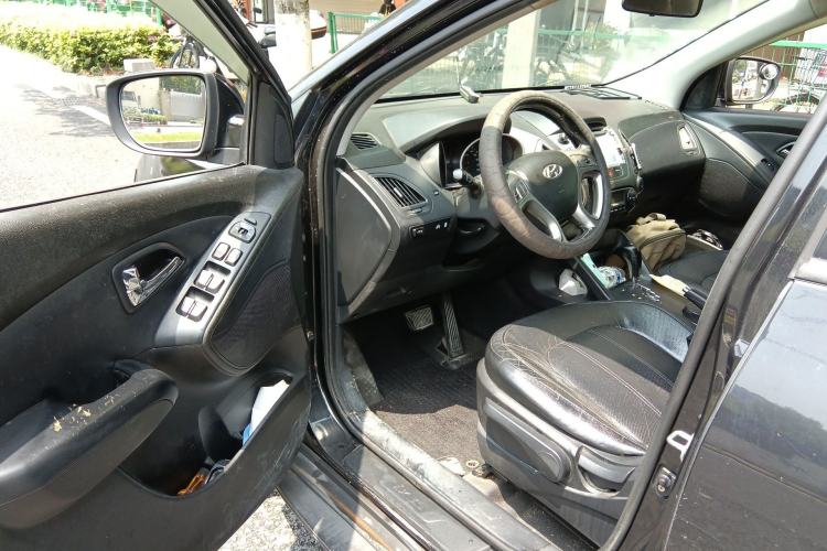 Used Hyundai ix35 2013 2.0L Automatic Two-Wheel Drive Smart GLS China IV Standard Driver Seat