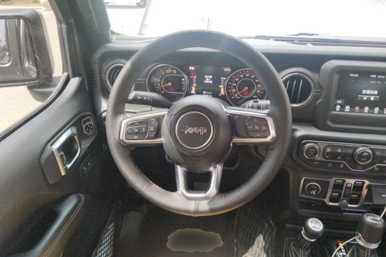 Used Jeep Wrangler 2019 2.0T Sahara Four-Door Version China VI Emission Standard
