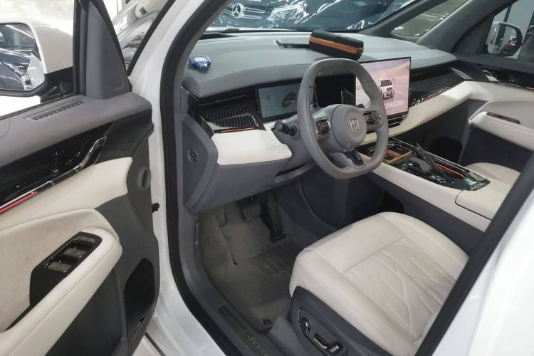 Used Zeekr 009 2024 Six-Seat Executive Version 4WD 108 kWh Driver Seat