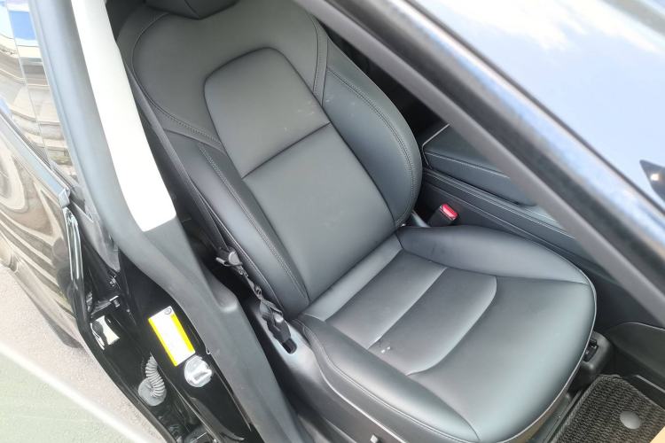 Used Tesla Model Y 2023 Long-Range All-Wheel-Drive Version