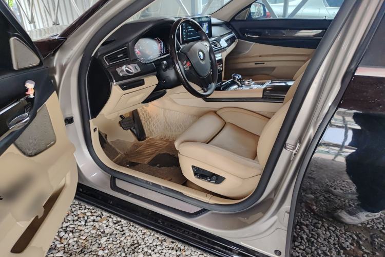 Used BMW 7 Series 2009 740Li Luxury Model
