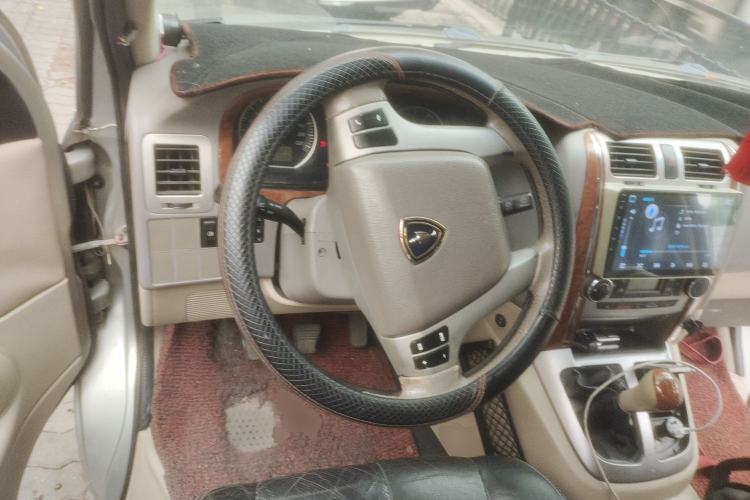 Used Jinbei Grace 2010 2.4L 3rd Generation Luxury Long-Wheelbase 9-Seater — 4RB2 Steering Wheel