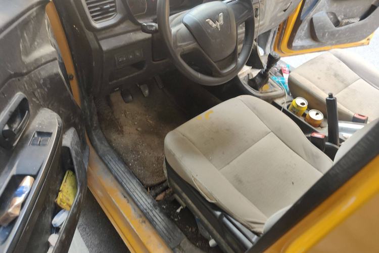 Used Wuling Hongguang V 2019 1.5L Standard Version China VI LAR
