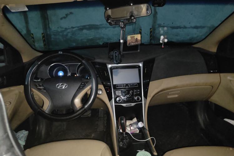 Used Hyundai Sonata 2011 2.0L Automatic Luxury Edition
