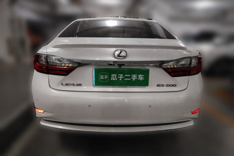 Used Lexus ES 2015 200 Elite Edition Rear