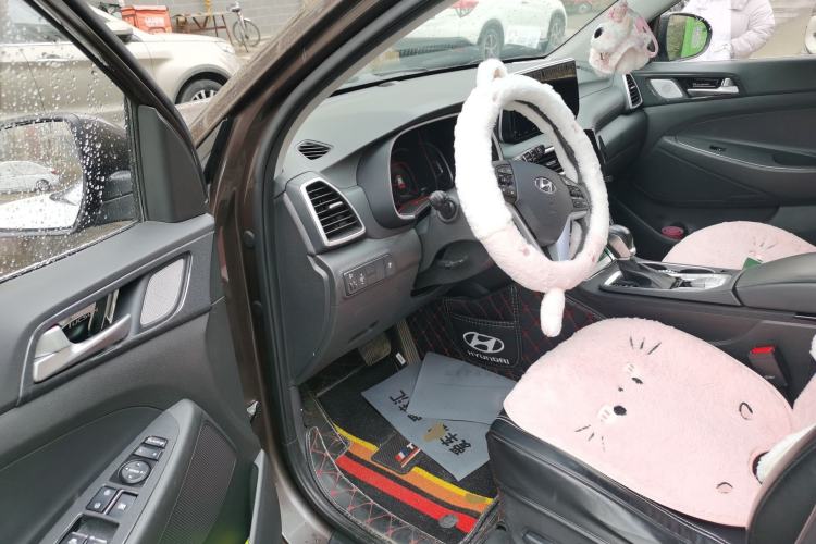 Used Hyundai Tucson 2019 280TGDi Dual-Clutch Two-Wheel Drive Fashion Edition China V Standard