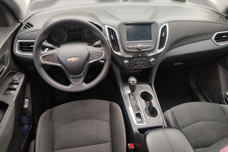 Used Chevrolet Equinox 2019 535T Automatic Lingjie Edition China VI Standard Center Console