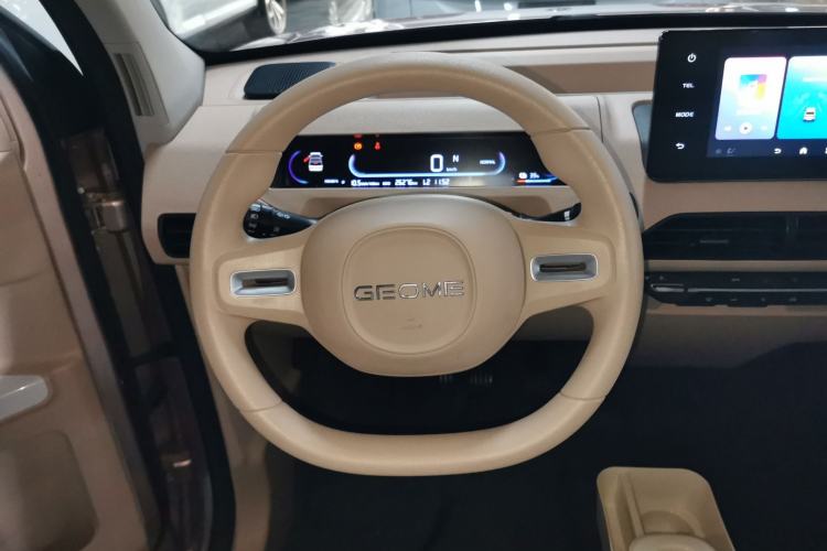 Used Geely Galaxy Panda 2023 Panda Mini 200km Endurance Bear Steering Wheel
