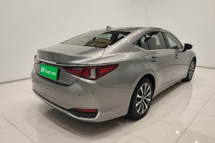 Used Lexus ES 2020 260 Excellence Edition Exterior 5