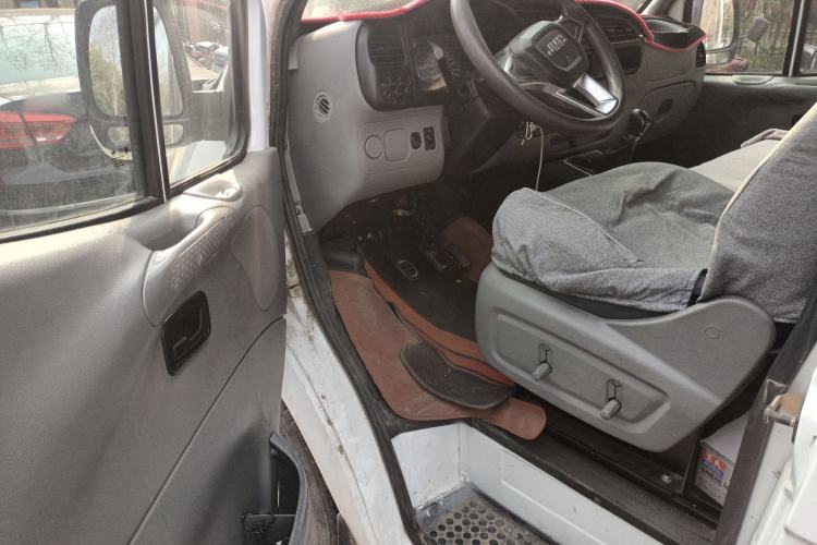 Used JMC Transit 2017 2.8T Commercial Version Short Wheelbase Mid-Roof 6/7/8-Seater JX493