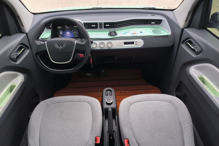 Used Wuling Hongguang MINIEV 2022 Macaron Premium Model – Lithium Iron Phosphate Center Console