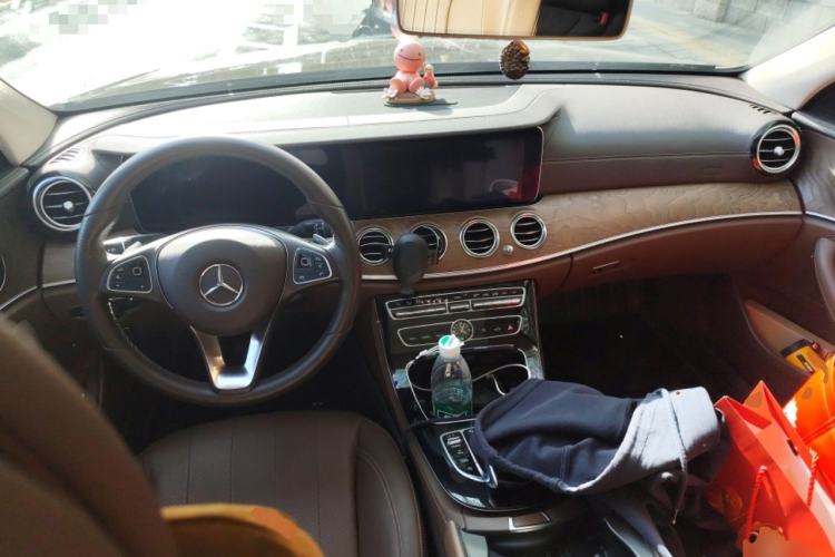 Used Mercedes-Benz E-Class 2017 E 300 L Luxury Model Center Console