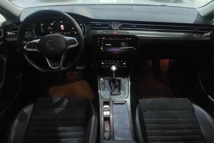 Used Volkswagen Magotan 2020 330TSI DSG Leading Model Center Console