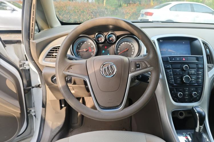 Used Buick GT 2013 GT 1.6L Automatic Fashion Edition Steering Wheel