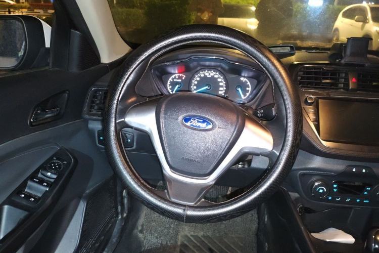 Used Ford Escort 2015 1.5L Manual Fashion Edition