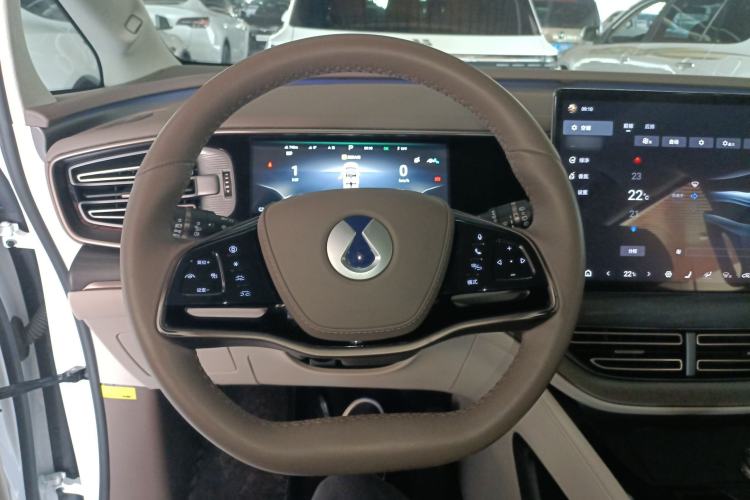 Used Denza D9 2022 DM-i 970 Four-Wheel Drive Flagship Model Steering Wheel