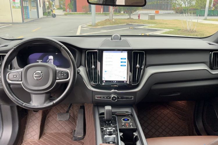 Used Volvo XC60 2023 B5 4x4 Smart Luxury Edition