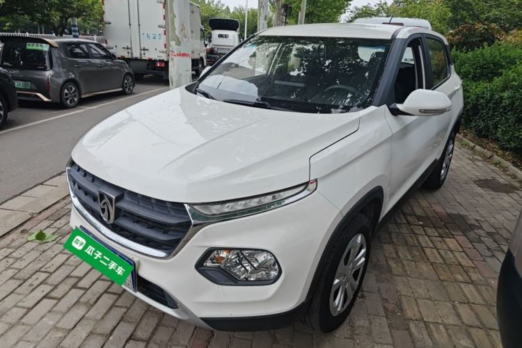 Used Baojun 510 2017 1.5L manual Comfort trim