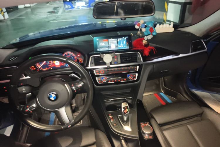 Used BMW 3 Series 2018 320Li Leading Model M Sport Package Center Console