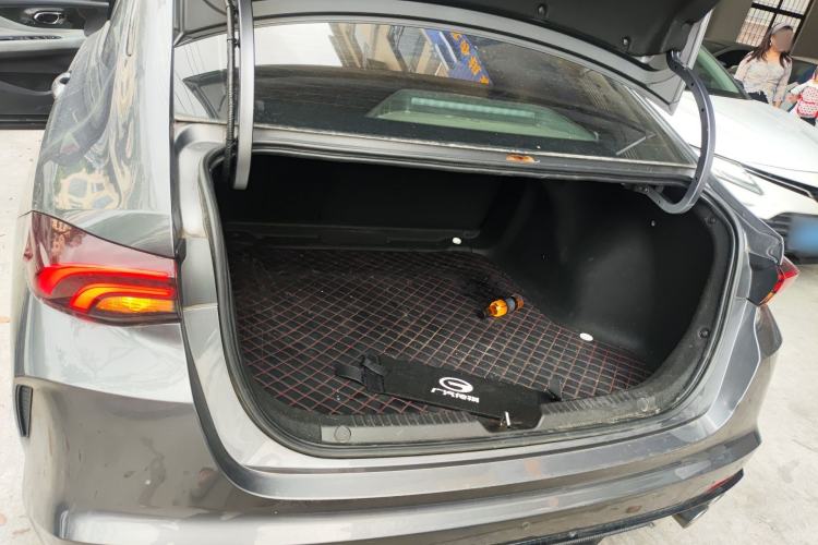 Used GAC Trumpchi EMPOW 2021 270T DCT J15 Version Trunk