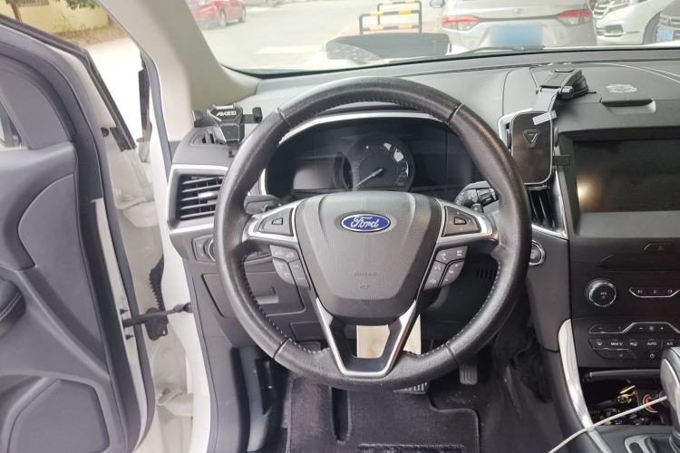 Used Ford Edge 2018 EcoBoost 245 Two-Wheel-Drive Titanium 7-Seater China V Standard Steering Wheel