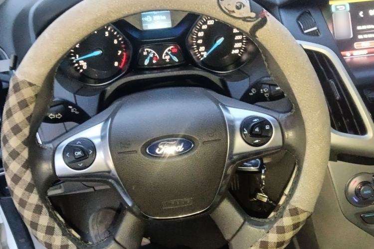 Used Ford Focus 2012 Sedan 1.6L Automatic Fashion Edition