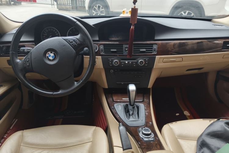 Used BMW 3 Series 2010 320i Luxury Model