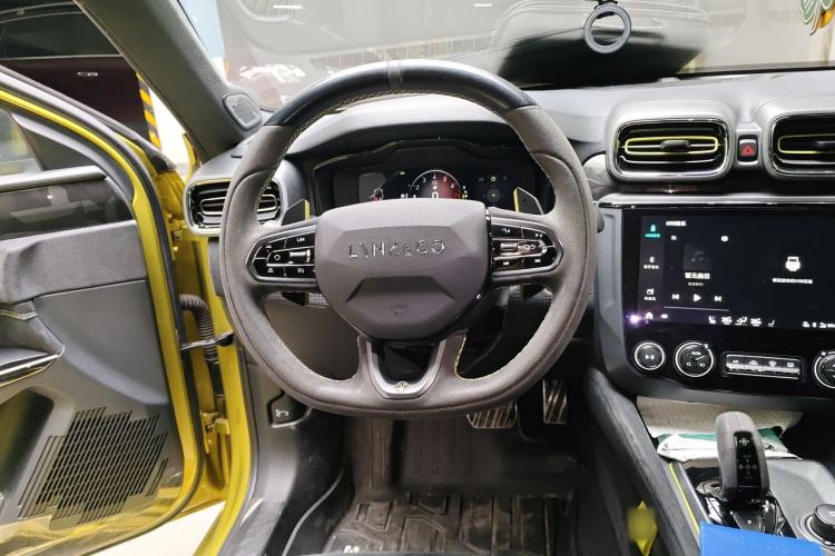 Used Lynk & Co 03 2020 03+ 2.0TD Automatic Wind-Chasing Edition Steering Wheel