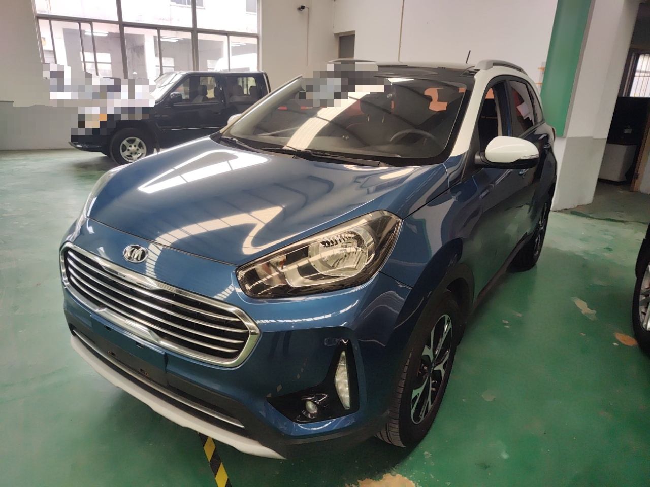 Под передней частью автомобиля