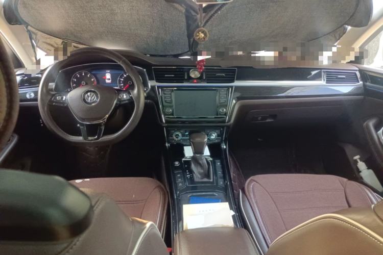 Used Volkswagen Phideon 2016 380TSI Two-Wheel-Drive Supreme Edition Center Console