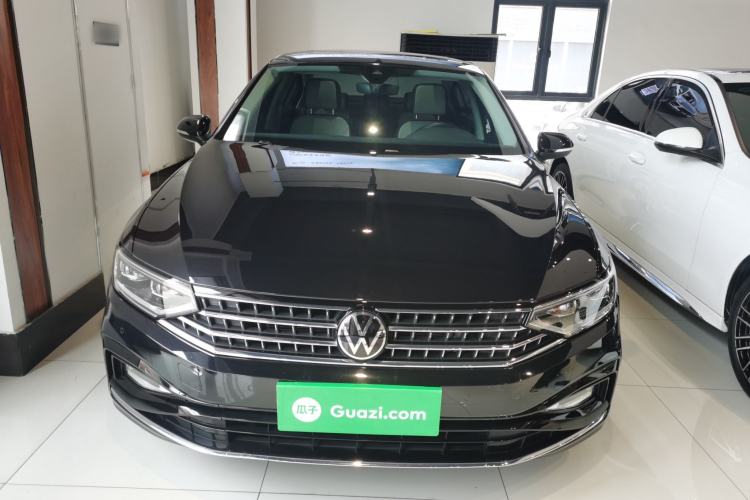 Used Volkswagen Magotan 2024 2 Million Units Zhongxiang Version 330TSI DSG Luxury Edition