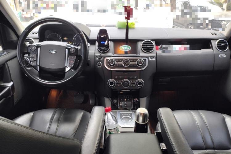 Used Land Rover Discovery 2016 3.0 SC Obsidian Black Heritage Edition SE
