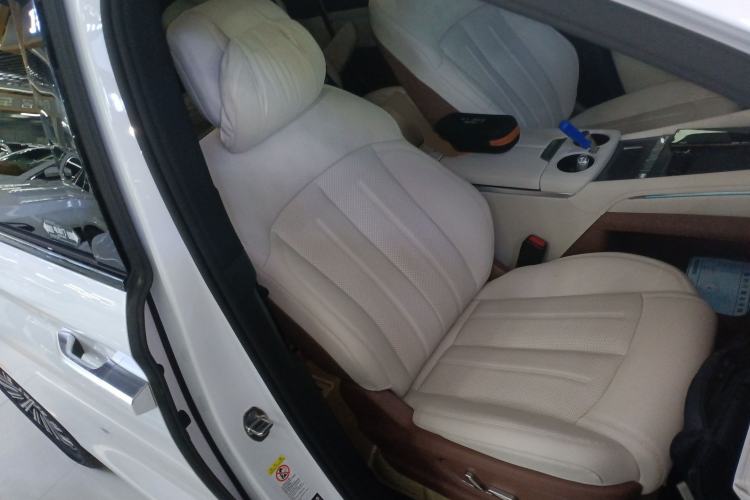 Used BYD Xia 2025 DM-i 1.5T 100km Leading Model