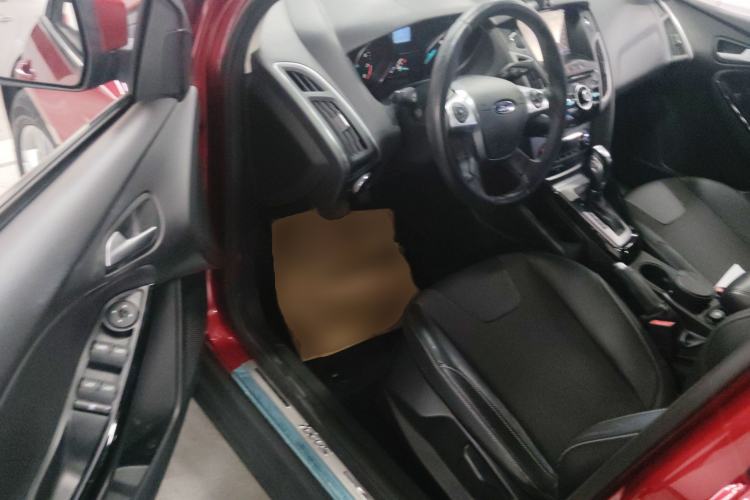 Used Ford Focus 2012 Sedan 1.6L Automatic Fashion Edition Driver Seat