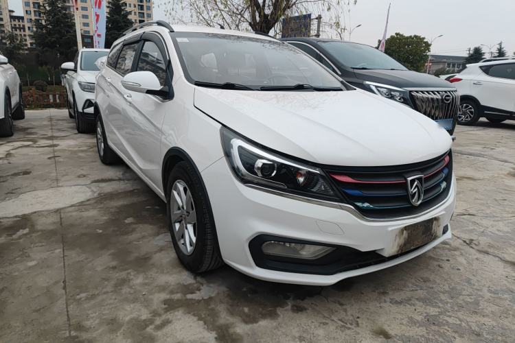 Used Baojun 310W 2017 1.5L Manual Fashion Model China V