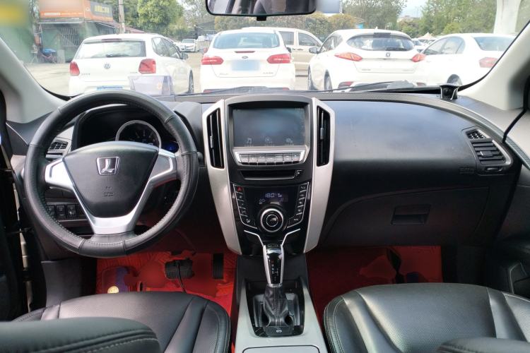 Used Luxgen U6 SUV 2015 1.8T Fashion Edition Center Console