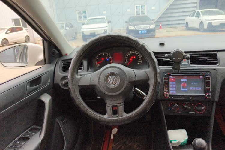 Used Volkswagen Santana 2015 1.4L Manual Fashion Edition
