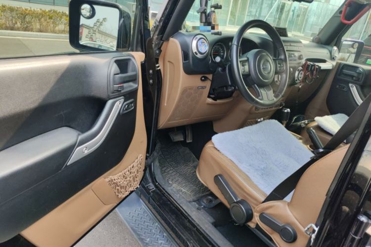 Used Jeep Wrangler 2013 3.6L Sahara Four-Door Edition
