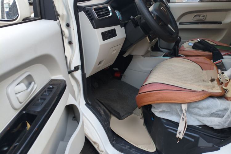 Used Jinbei Hiace X30 2024 1.5L Wealthy-Style Passenger Van 5/6/7 Seater with Front-Mounted Air Conditioning
