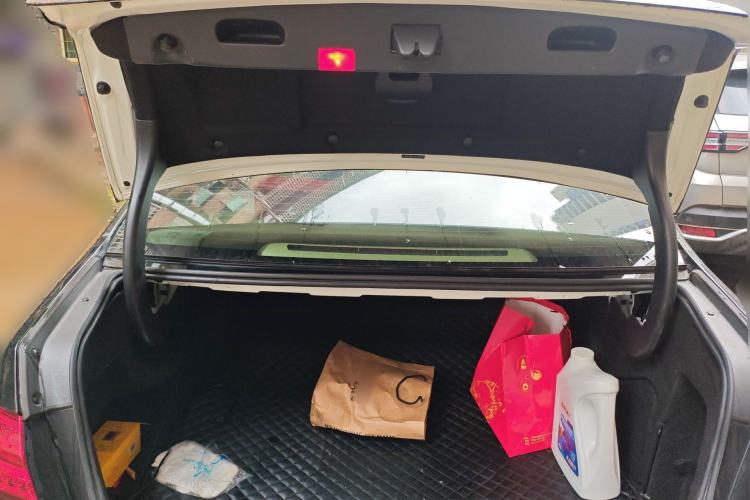 Used Mercedes-Benz E-Class 2015 Facelift E 200 L