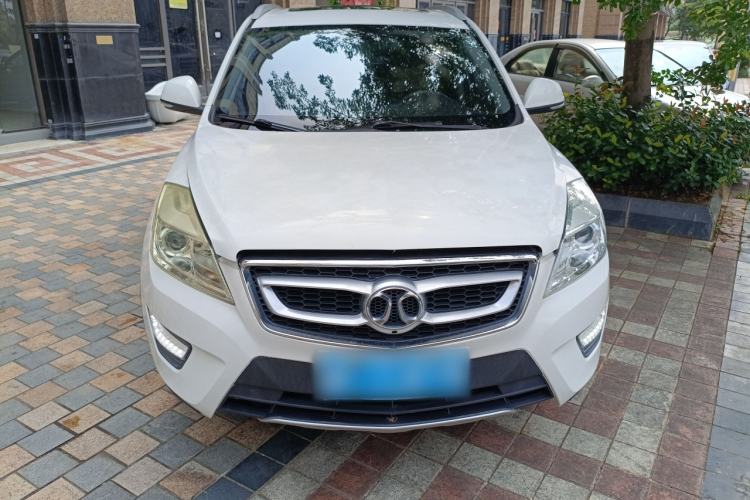 Used BAIC Senova X65 2015 2.0T Automatic Elite Model
