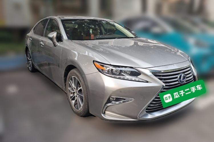 Used Lexus ES 2015 300h Comfort Edition
