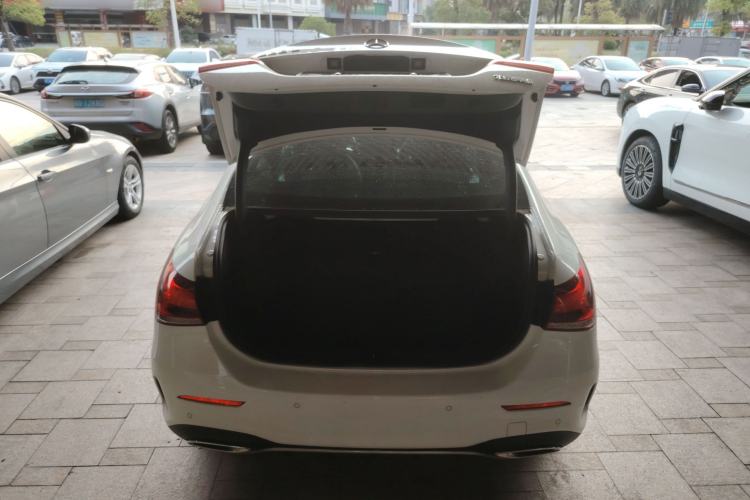 Used Mercedes-Benz A-Class 2022 Revised Version A 200 L Sport Sedan Fashionable Style
