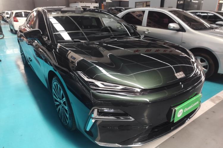 Used Geely Galaxy 8 2025 130km EM-P Starship Edition
