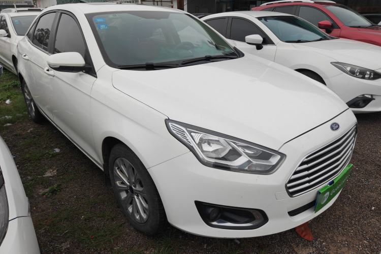 Used Ford Escort 2015 1.5L Automatic Fashion Model Exterior 1