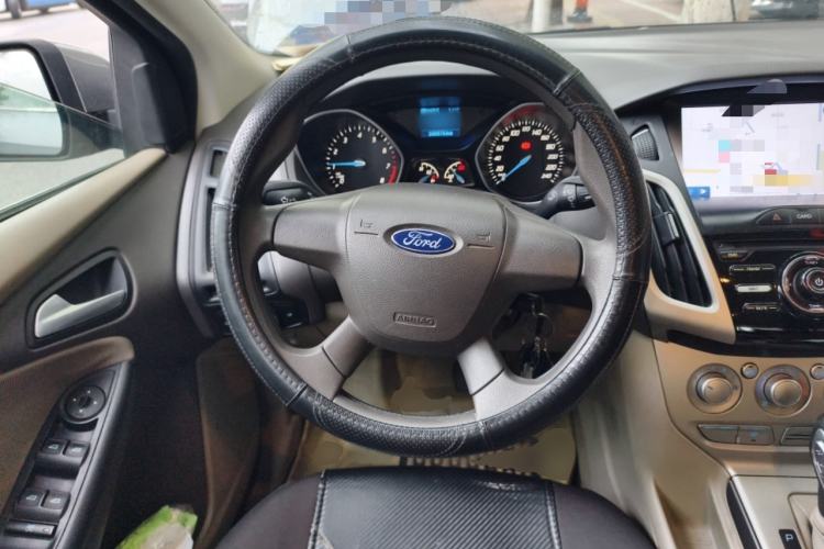 Used Ford Focus 2012 Sedan 1.6L Automatic Comfort Model Steering Wheel