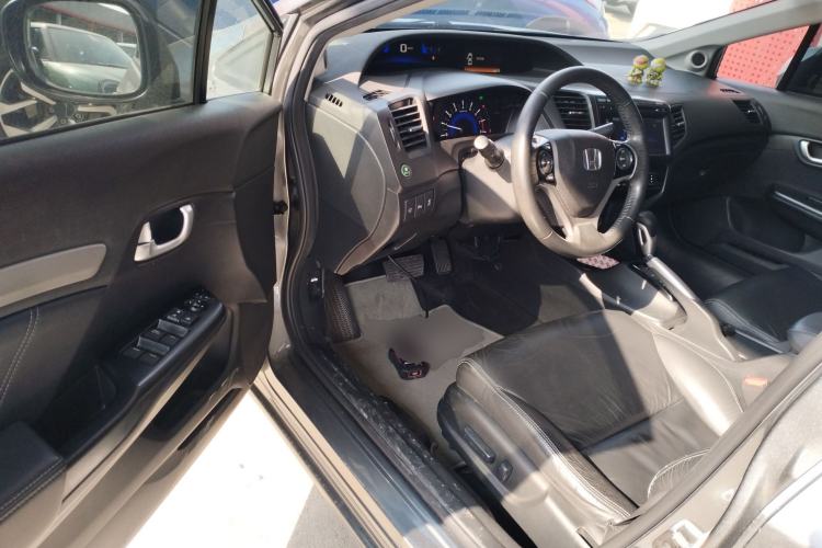 Used Honda Civic 2014 1.8L automatic luxury edition