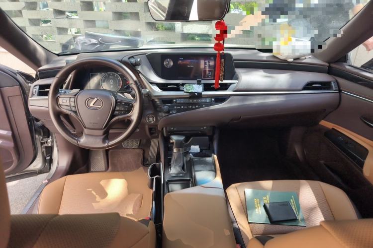 Used Lexus ES 2018 200 Excellence Edition China VI Standard
